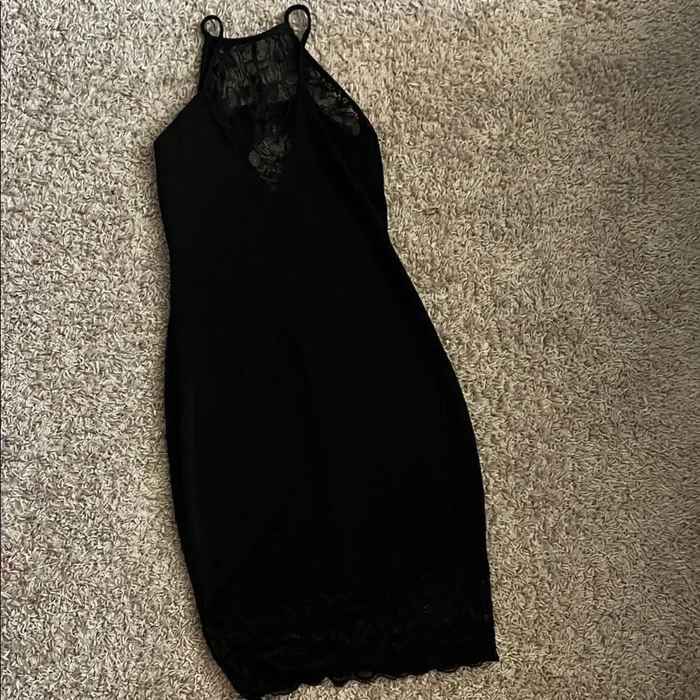 ElegantโBlackโLaceโDress